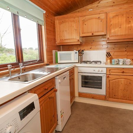 16 Amber Wood Lodge Лимингтън Екстериор снимка