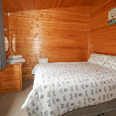 16 Amber Wood Lodge Лимингтън Екстериор снимка